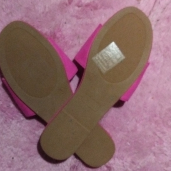 Sandals - Picture 3 of 4